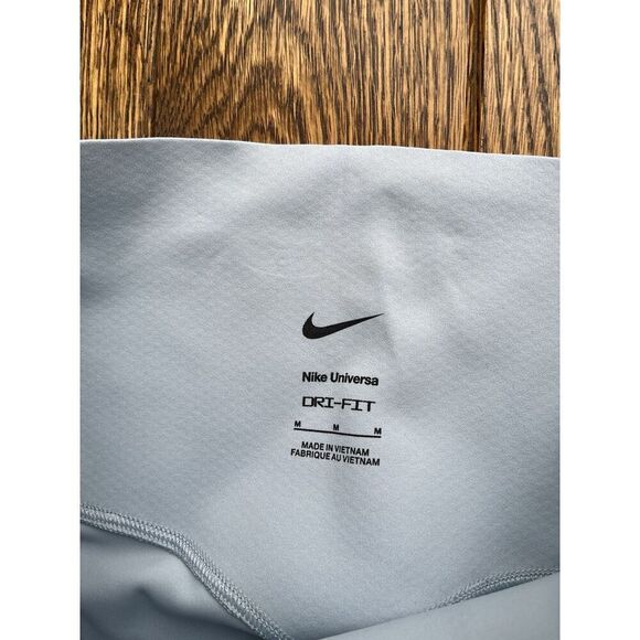 Nike Women's Universal Medium-Support High-Waisted 7/8 Leggings Size M MSRP $110 - Picture 3 of 6